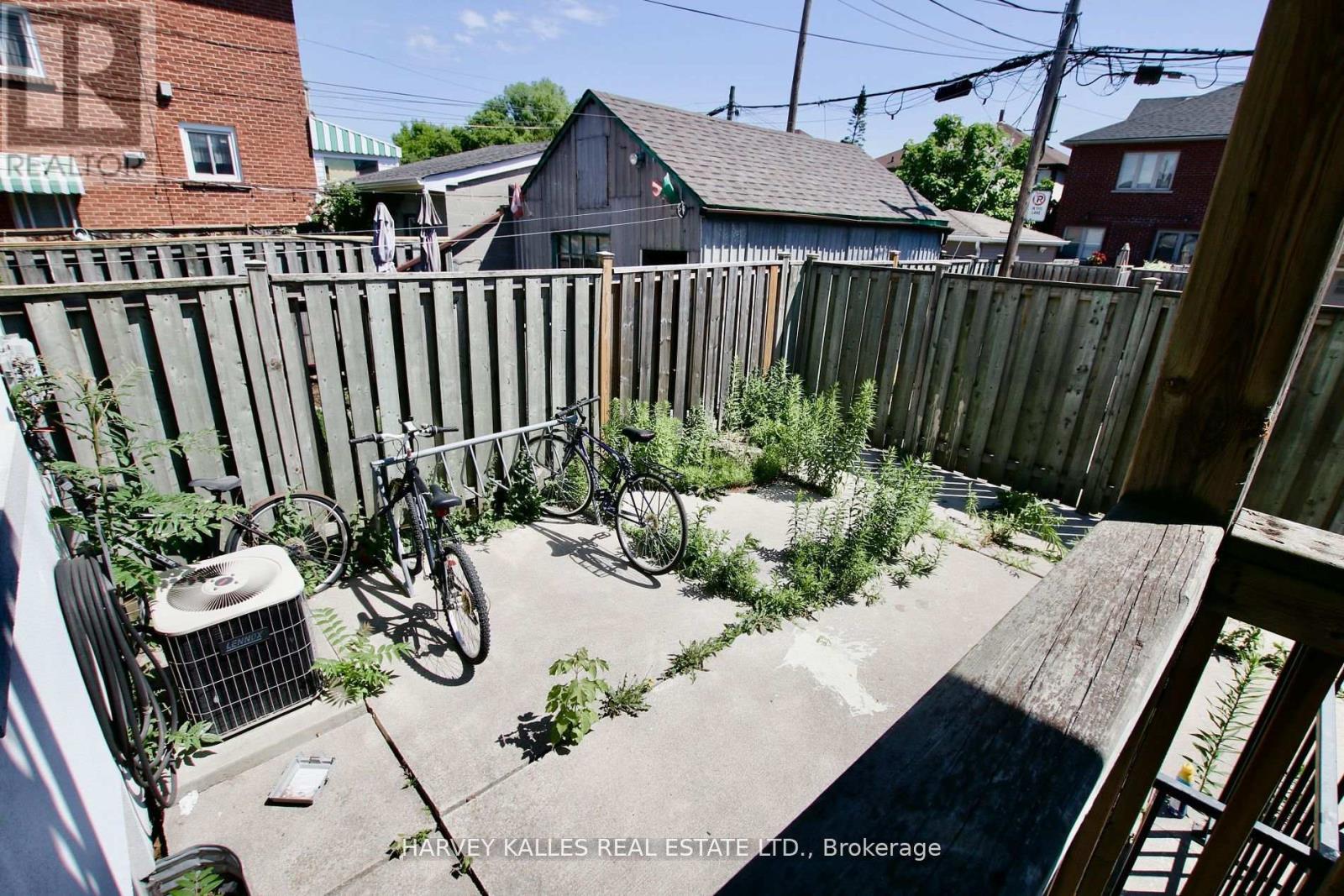 Photo 9 of 5 775 Ossington Avenue, Toronto ON