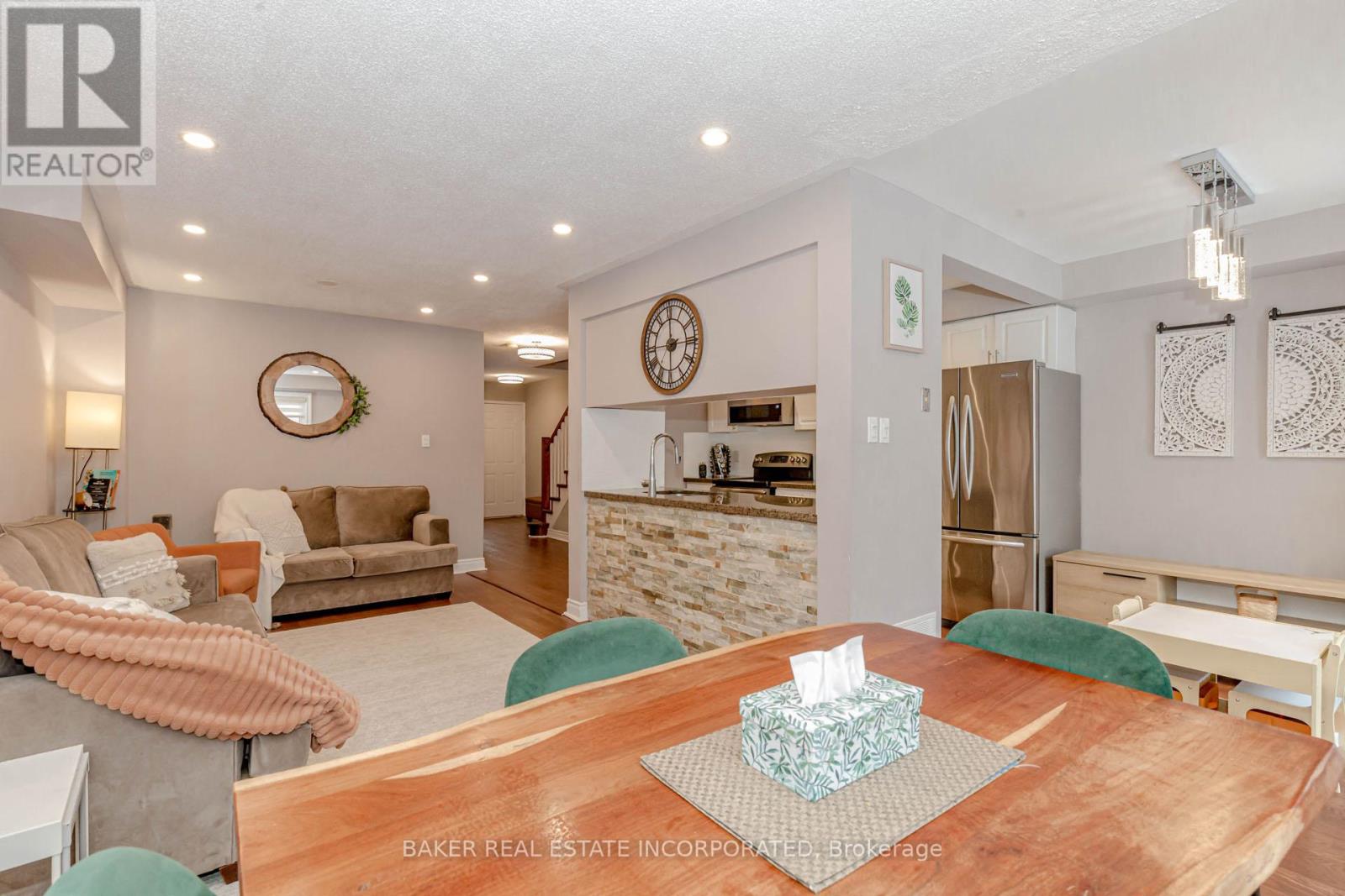 Photo 8 of 44 1485 Torrington Drive, Mississauga ON
