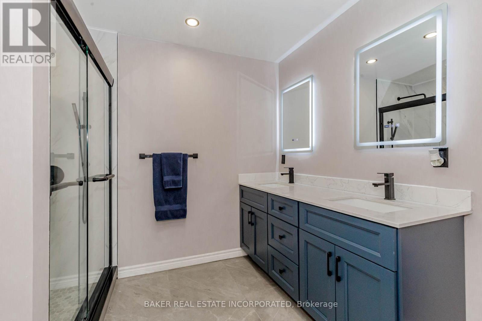 Photo 28 of 44 1485 Torrington Drive, Mississauga ON