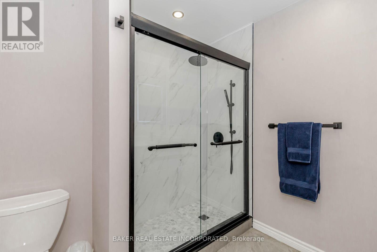 Photo 29 of 44 1485 Torrington Drive, Mississauga ON