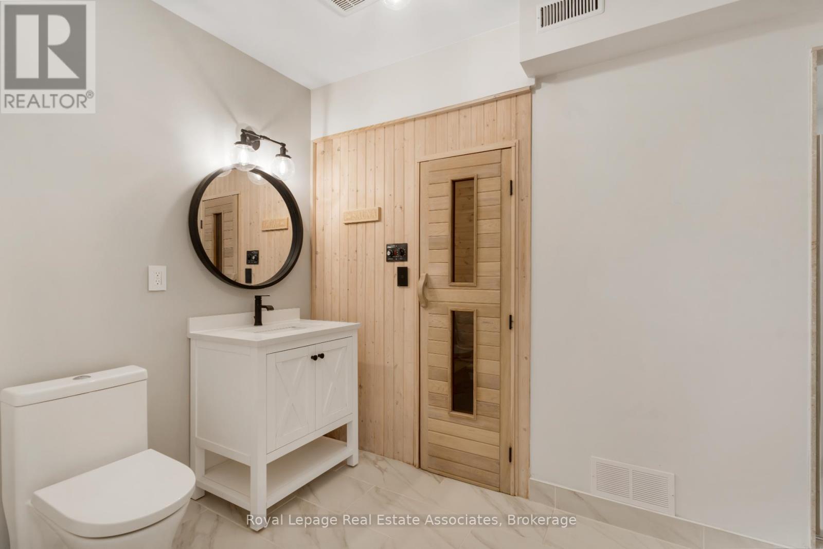 Photo 33 of 50 Lyonsview Lane, Caledon ON