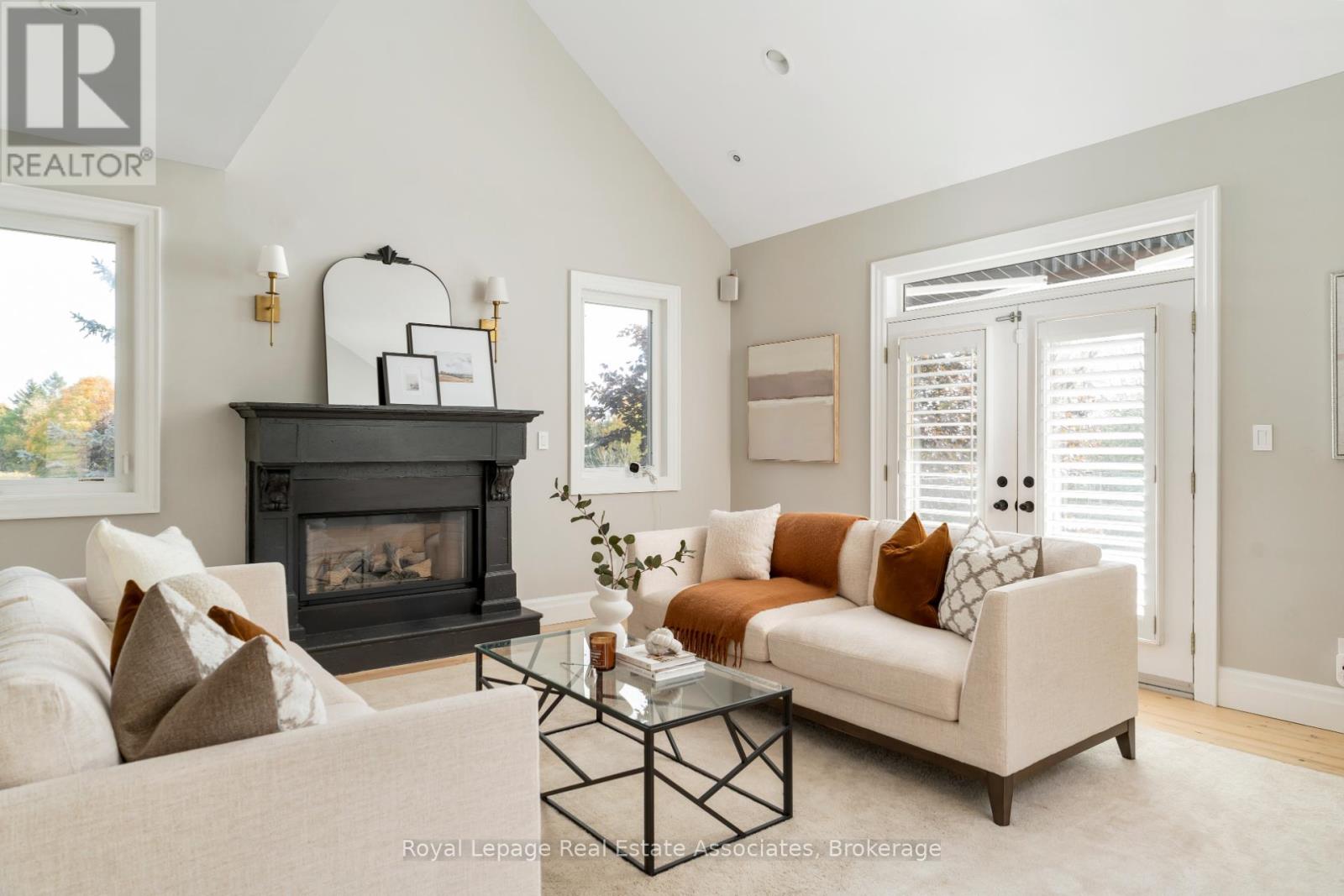 Photo 4 of 50 Lyonsview Lane, Caledon ON