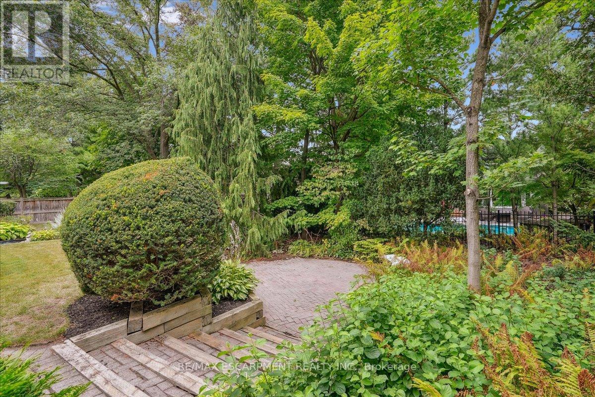 Photo 20 of 247 Beechfield Road, Oakville ON