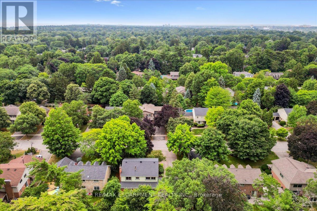 Photo 22 of 247 Beechfield Road, Oakville ON