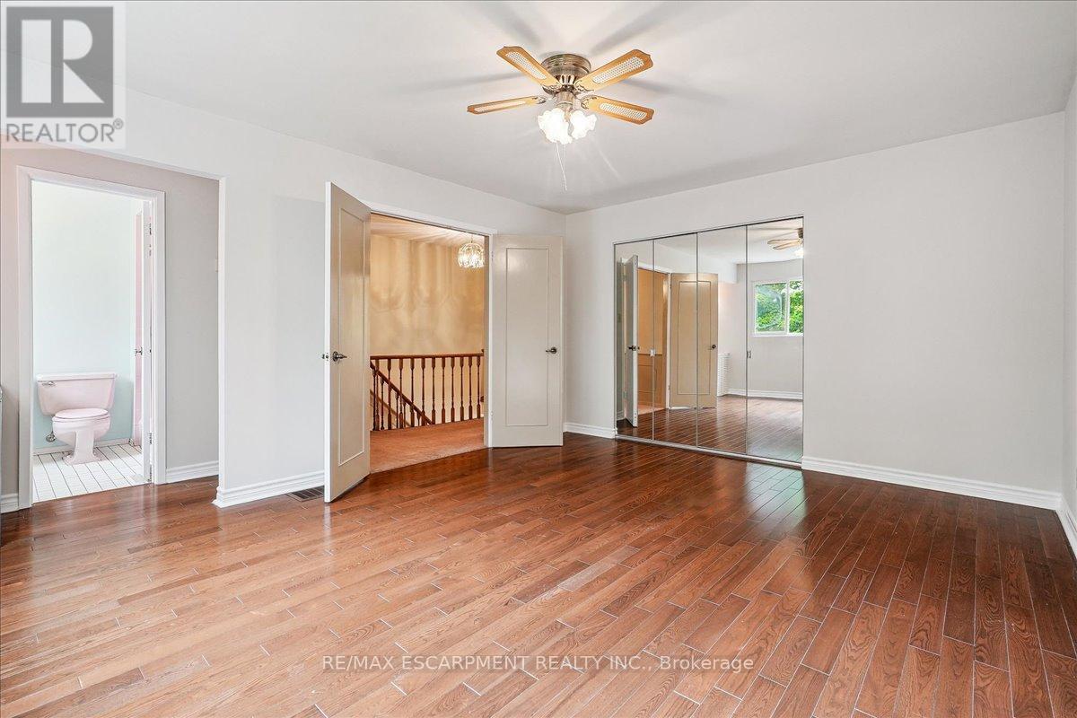 Photo 9 of 247 Beechfield Road, Oakville ON