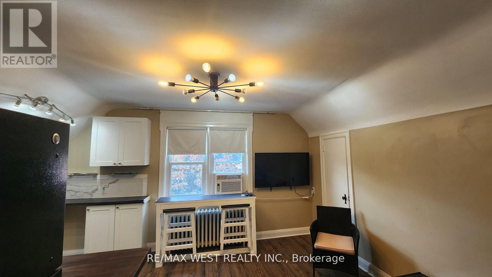 Photo 2 of 2nd Flr 135 Ellins Avenue, Toronto ON