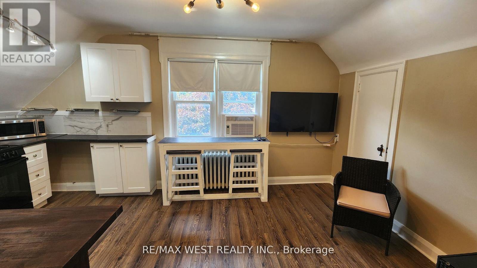 Photo 4 of 2nd Flr 135 Ellins Avenue, Toronto ON