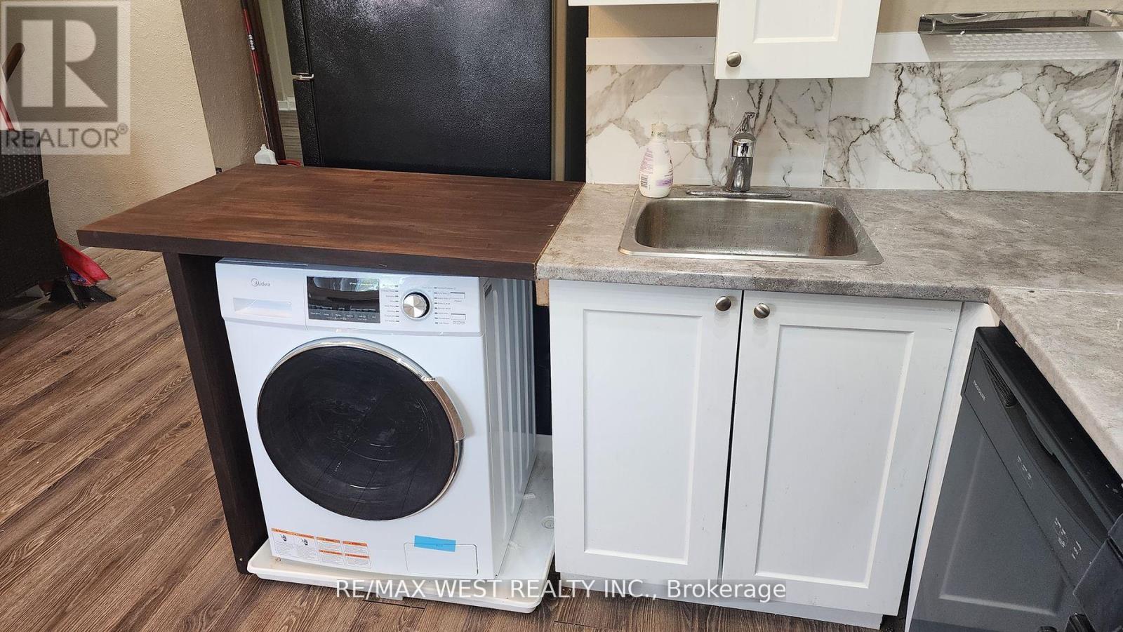 Photo 6 of 2nd Flr 135 Ellins Avenue, Toronto ON