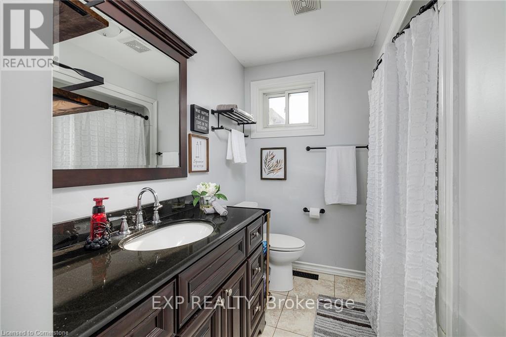 Photo 16 of 95 Avonmore Crescent, Orangeville ON