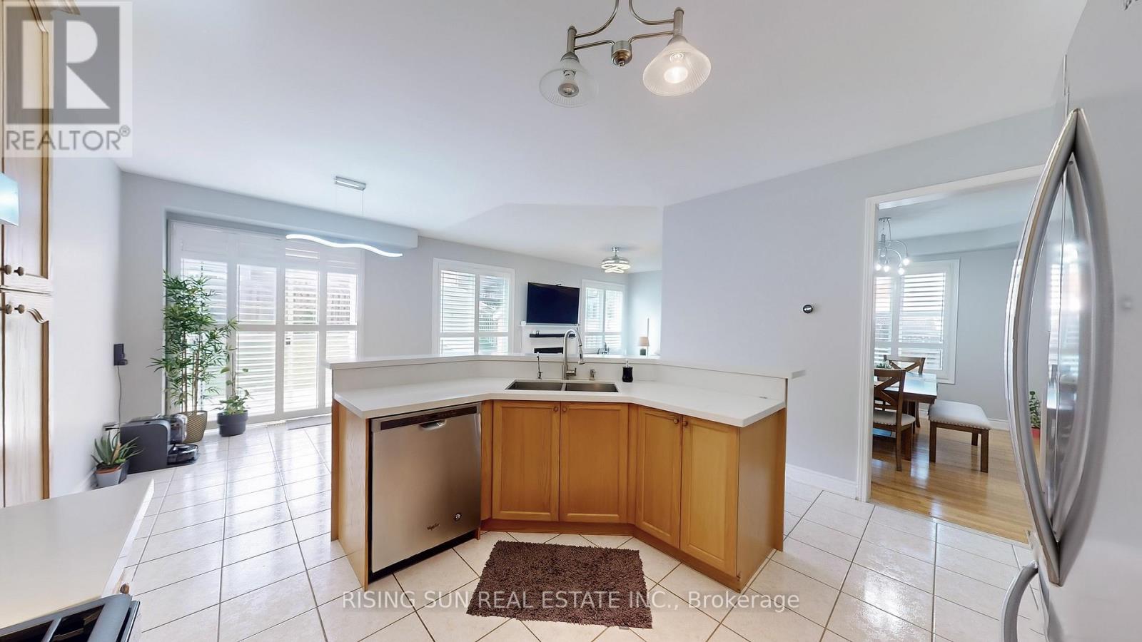 Photo 11 of 15 Mario Street, Brampton ON