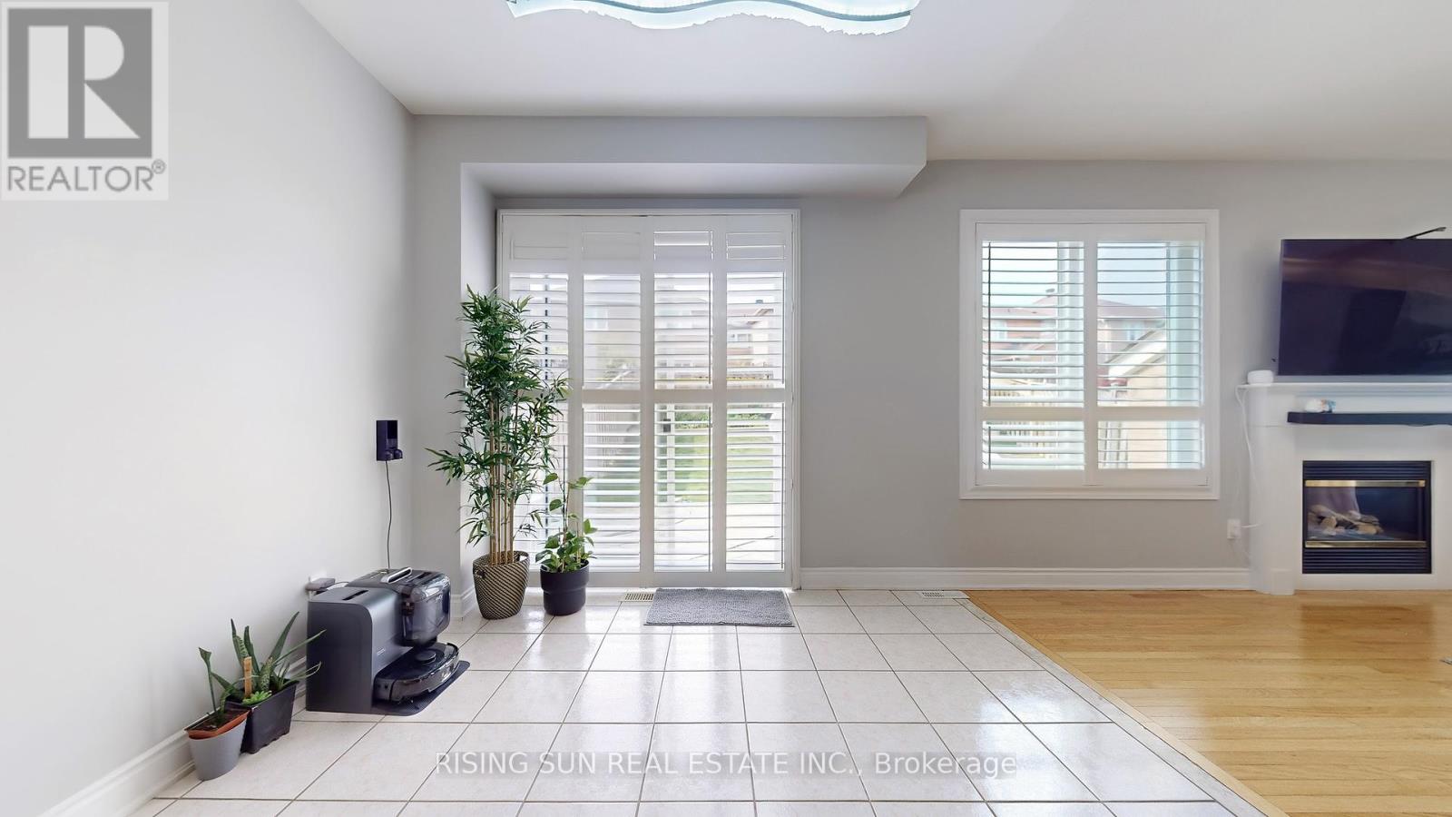 Photo 13 of 15 Mario Street, Brampton ON