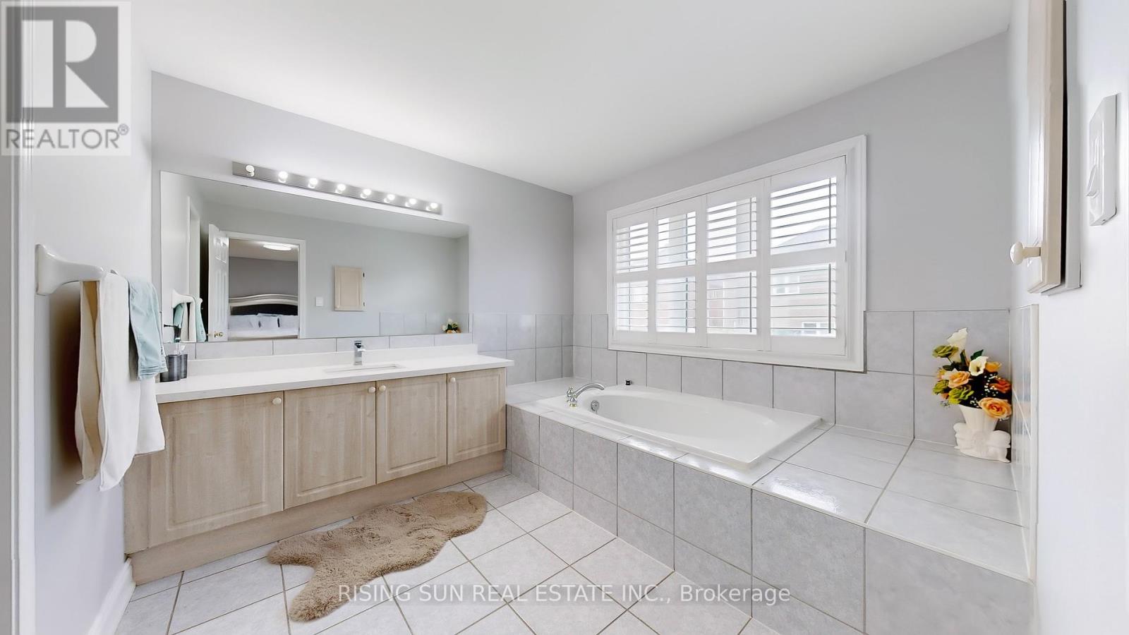 Photo 23 of 15 Mario Street, Brampton ON