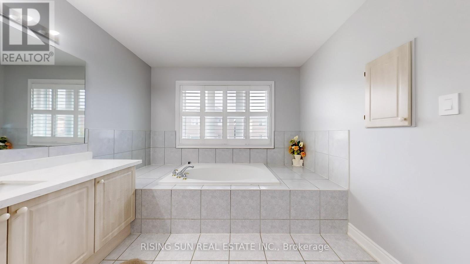 Photo 24 of 15 Mario Street, Brampton ON