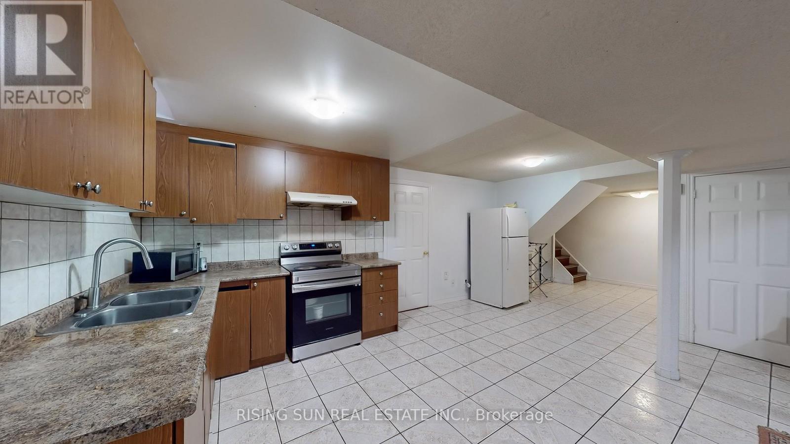 Photo 31 of 15 Mario Street, Brampton ON