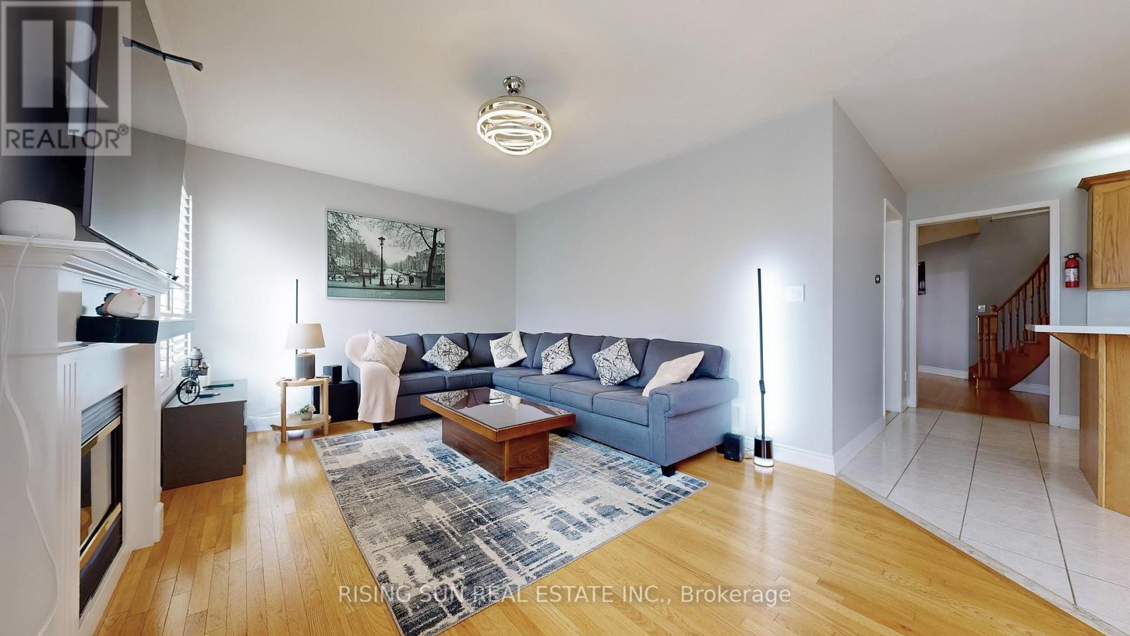 Photo 4 of 15 Mario Street, Brampton ON