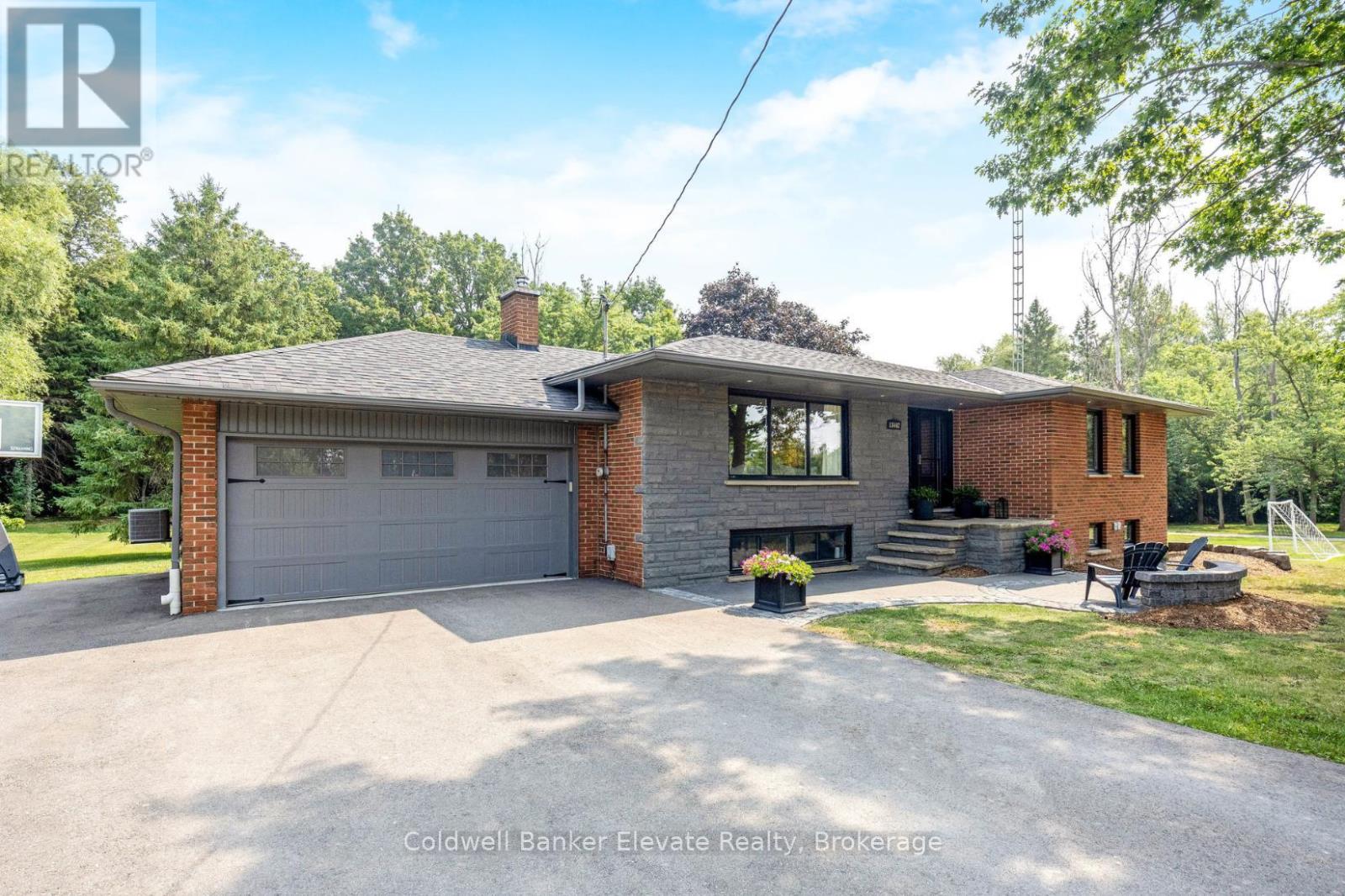 Photo 4 of 13442 22nd Side Road, Halton Hills ON