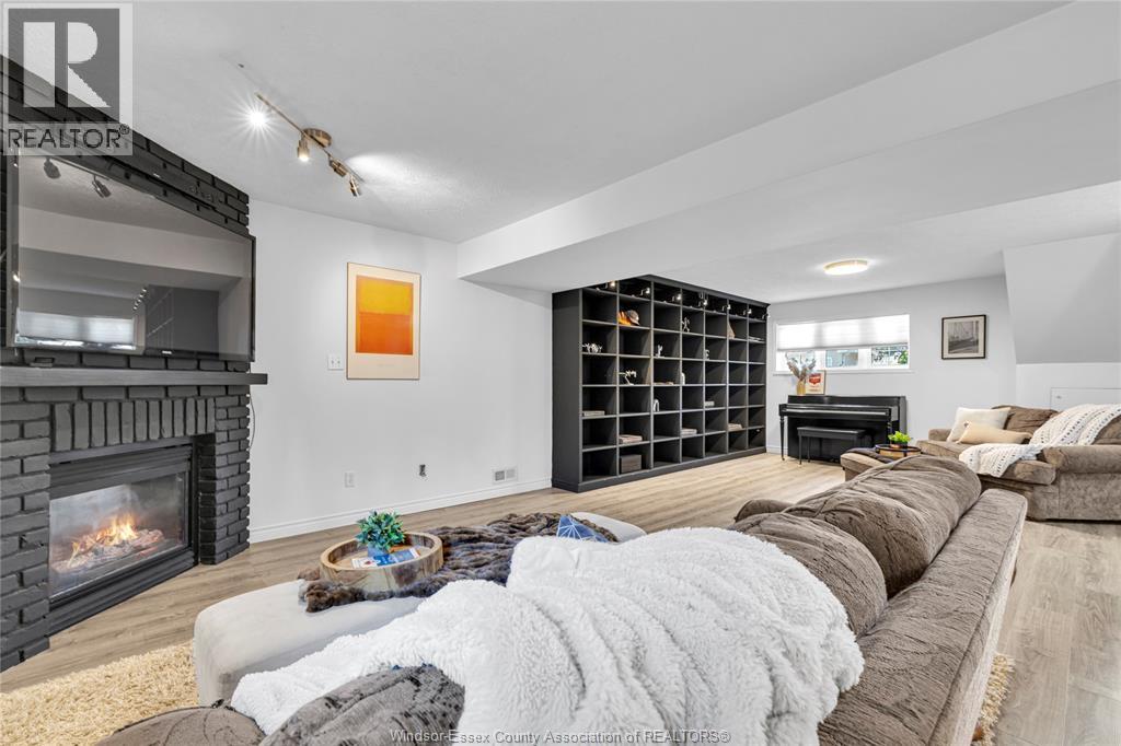Photo 19 of 120 Remo, Lakeshore ON