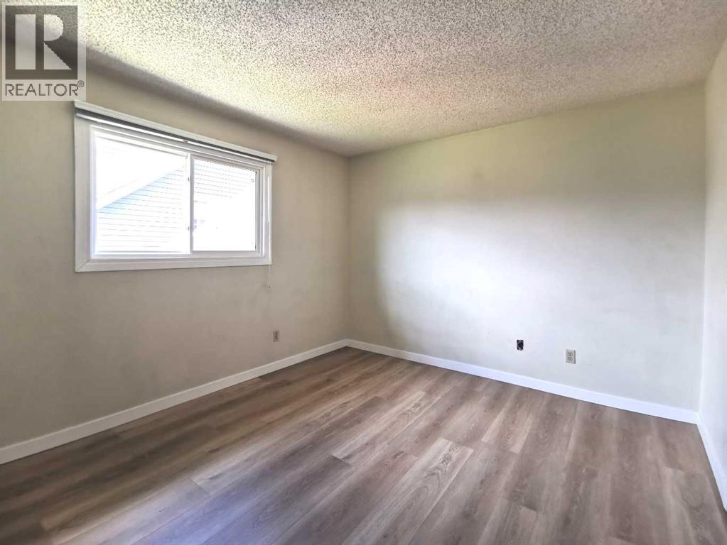 Single Family House for Sale in    Street NE Rundle Calgary 