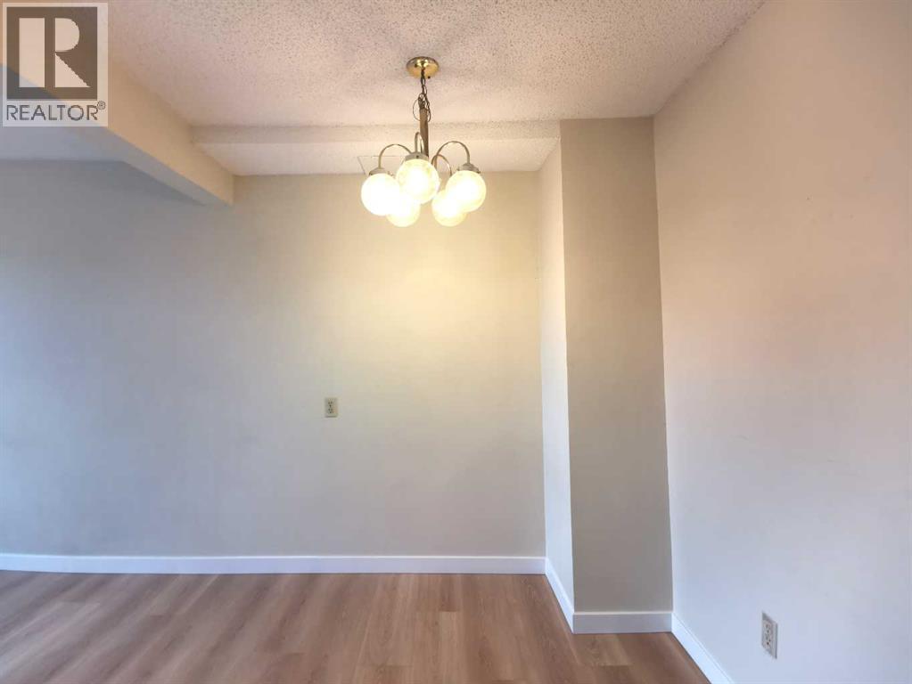 Single Family House for Sale in    Street NE Rundle Calgary 