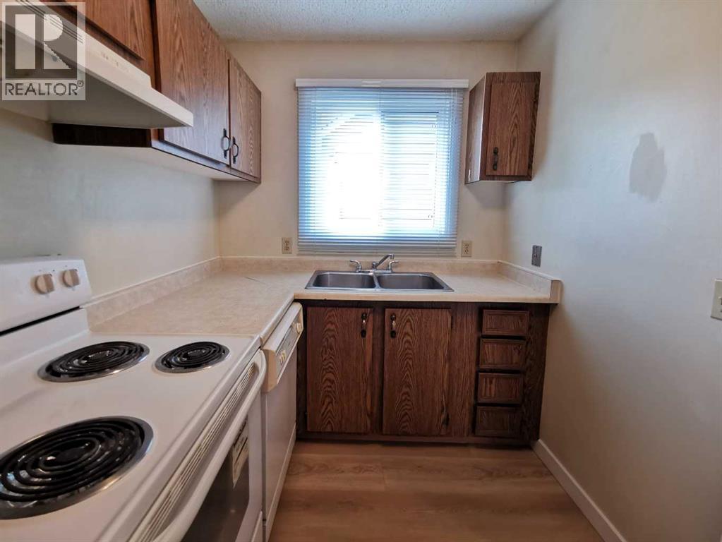 Single Family House for Sale in    Street NE Rundle Calgary 
