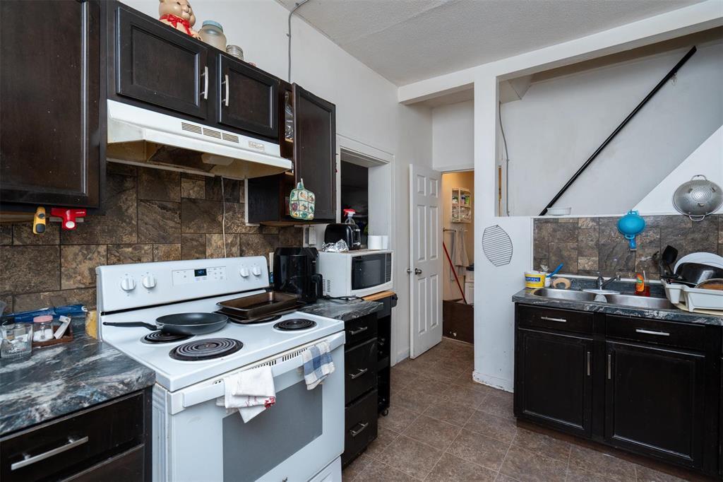 Photo 2 of 633 Aberdeen Avenue, Winnipeg MB