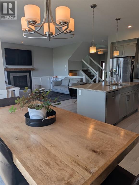 Photo 8 of 102 Blackwolf Bay N, Lethbridge AB