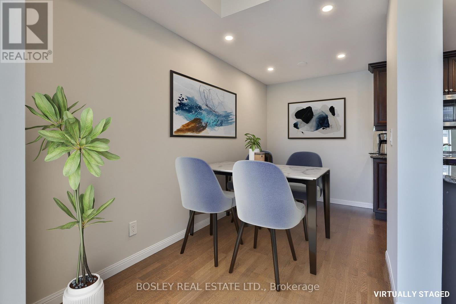 Photo 10 of 412 900 Mount Pleasant Road, Toronto ON