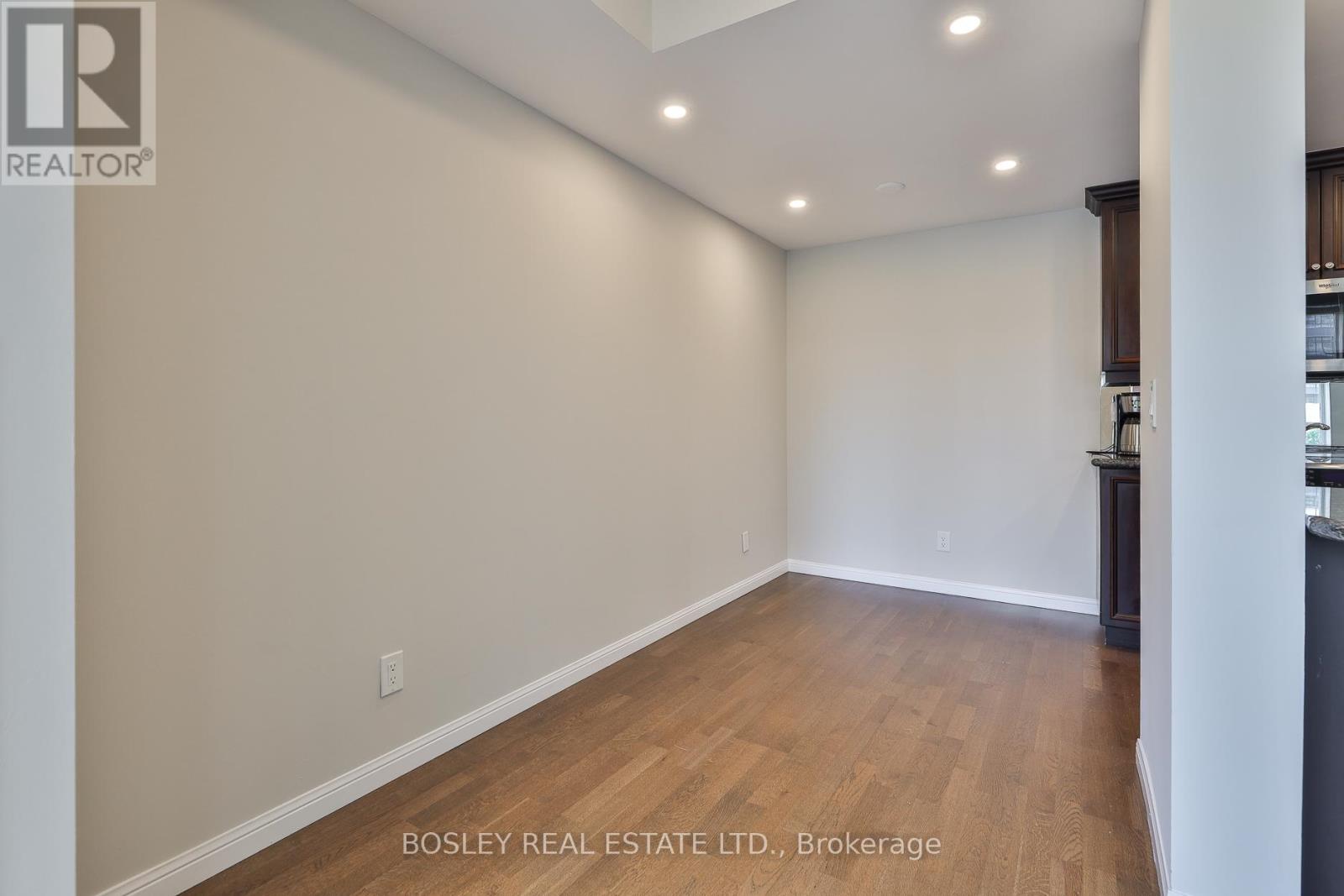 Photo 11 of 412 900 Mount Pleasant Road, Toronto ON