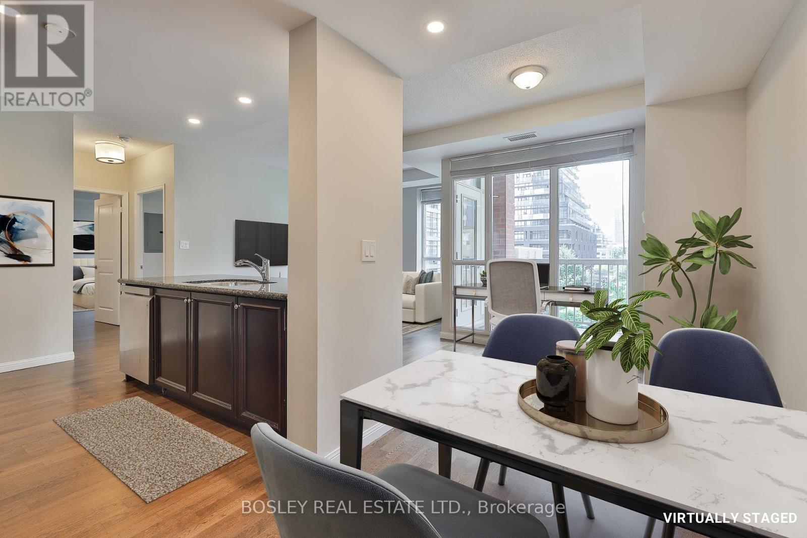 Photo 13 of 412 900 Mount Pleasant Road, Toronto ON