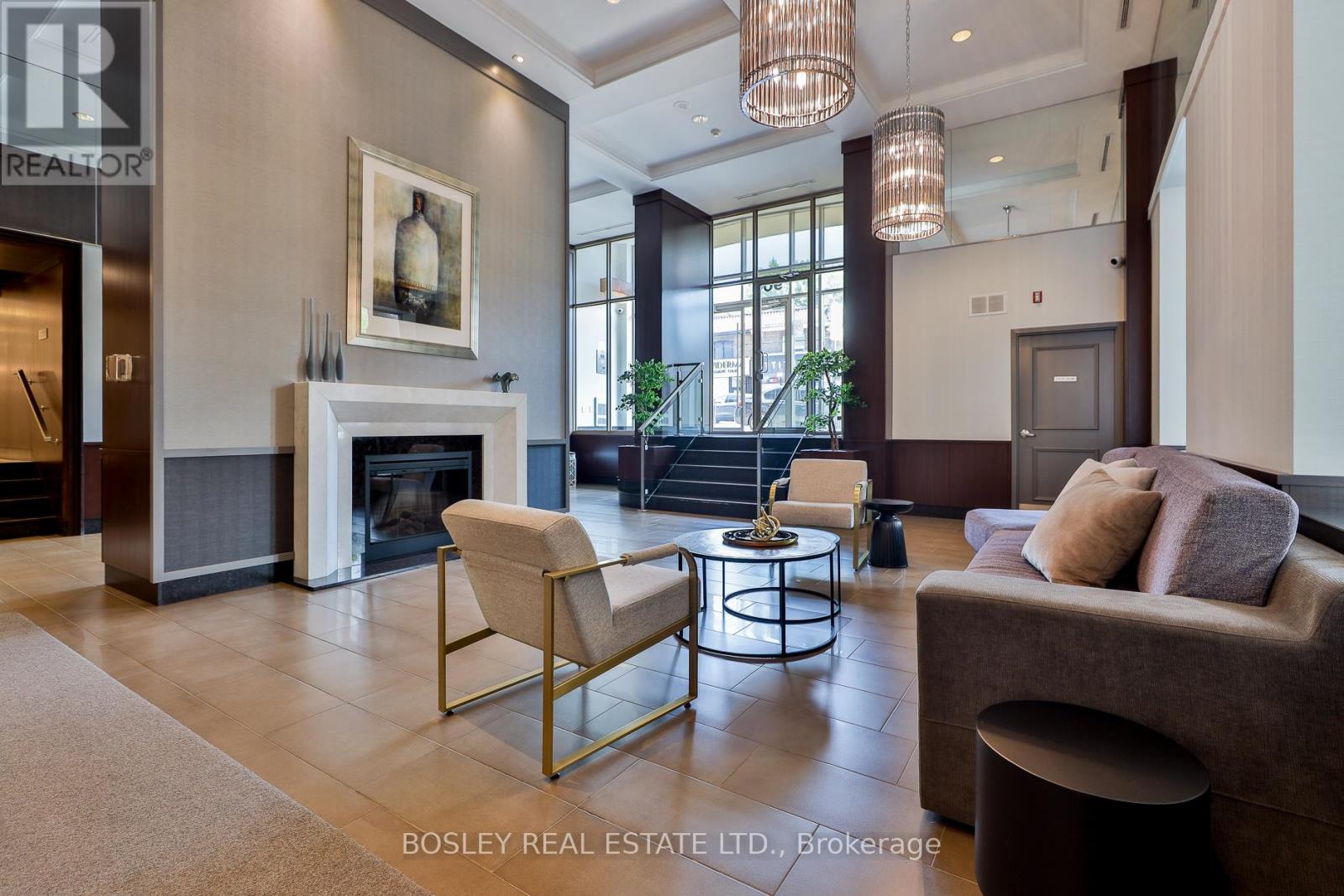 Photo 2 of 412 900 Mount Pleasant Road, Toronto ON
