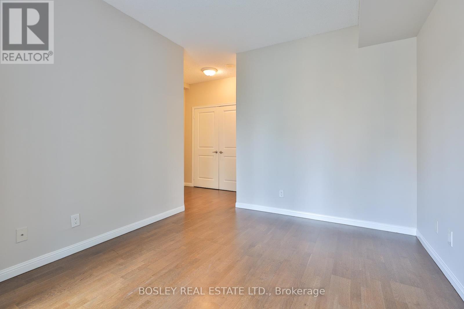 Photo 20 of 412 900 Mount Pleasant Road, Toronto ON