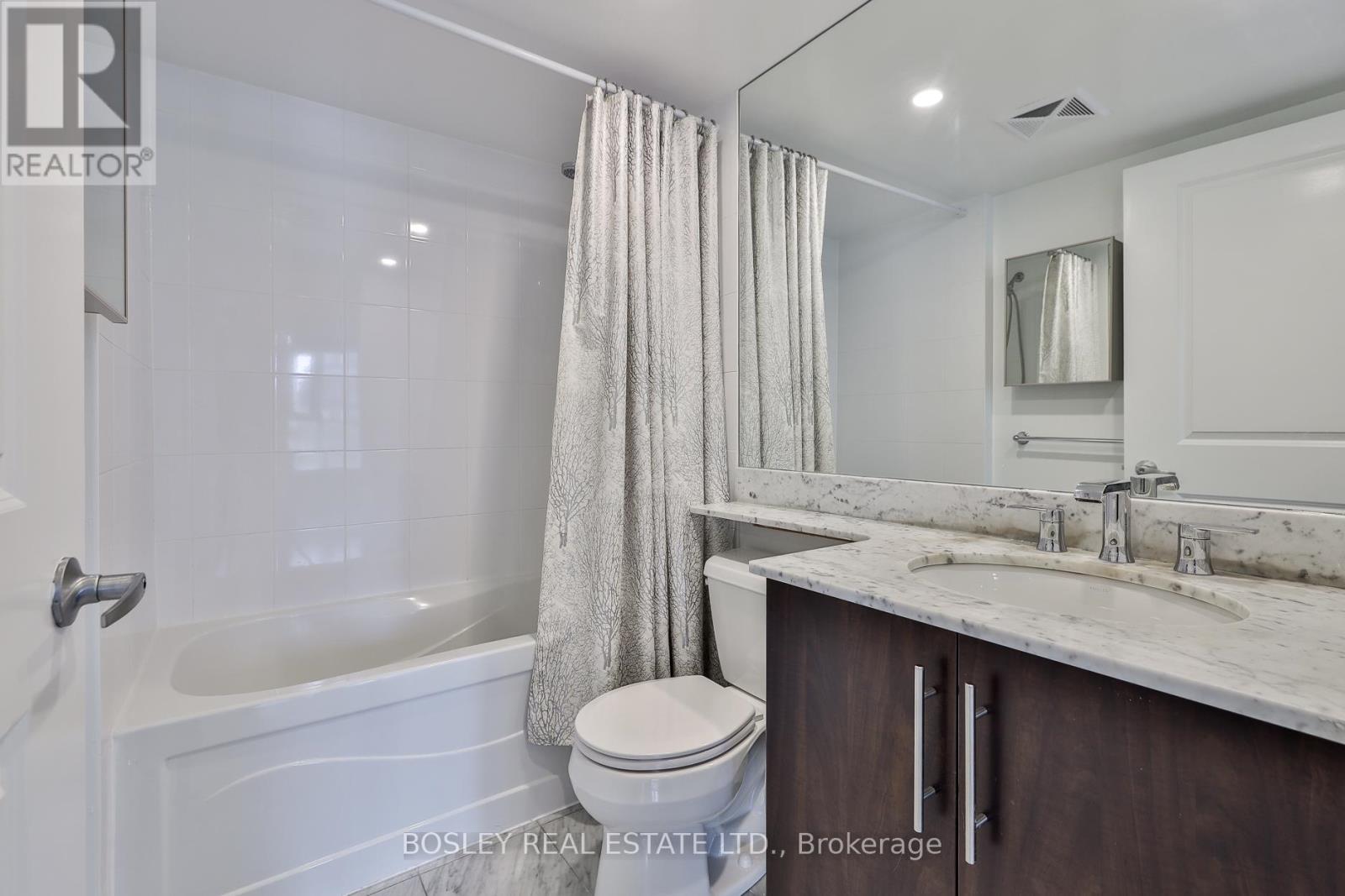 Photo 26 of 412 900 Mount Pleasant Road, Toronto ON