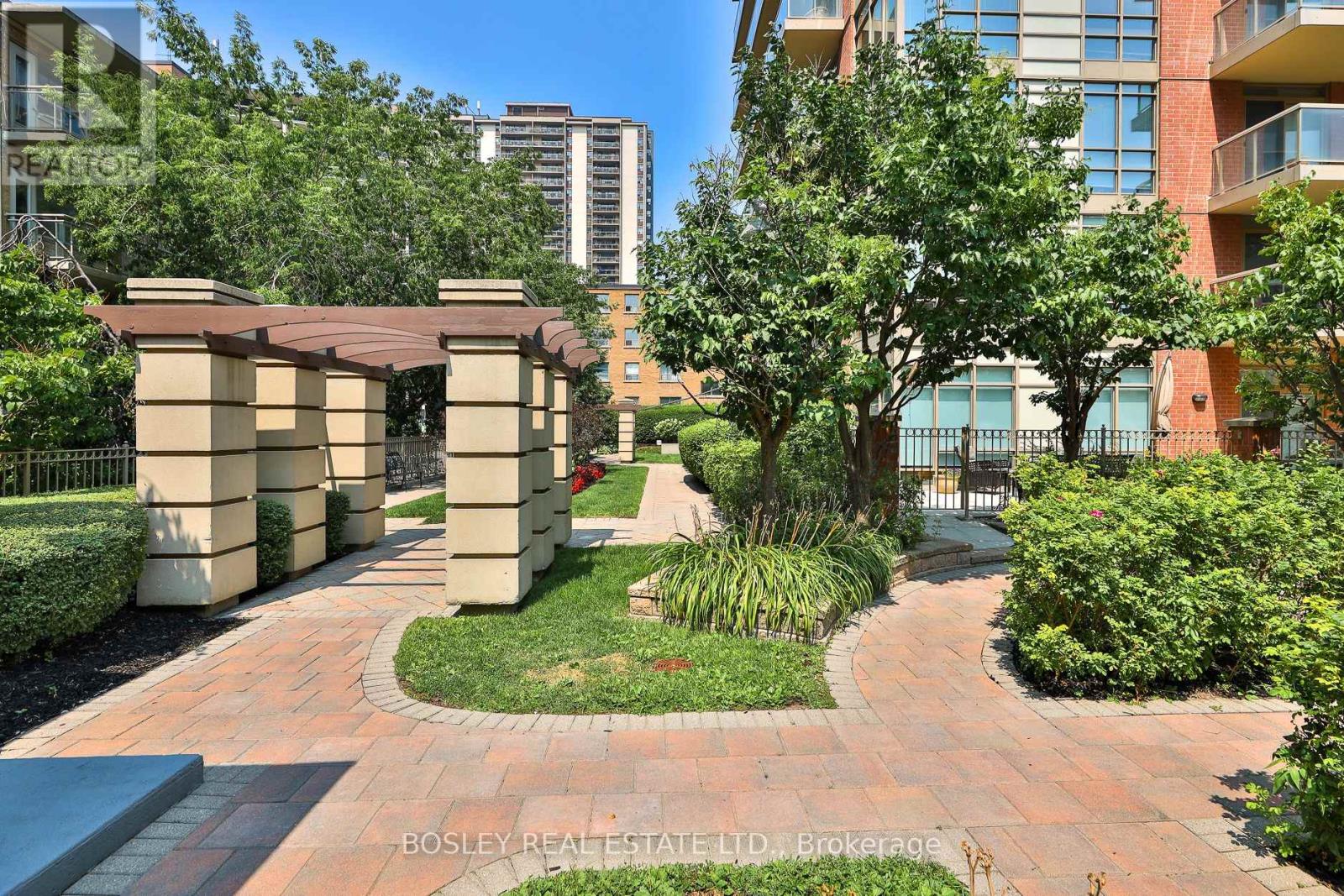 Photo 33 of 412 900 Mount Pleasant Road, Toronto ON