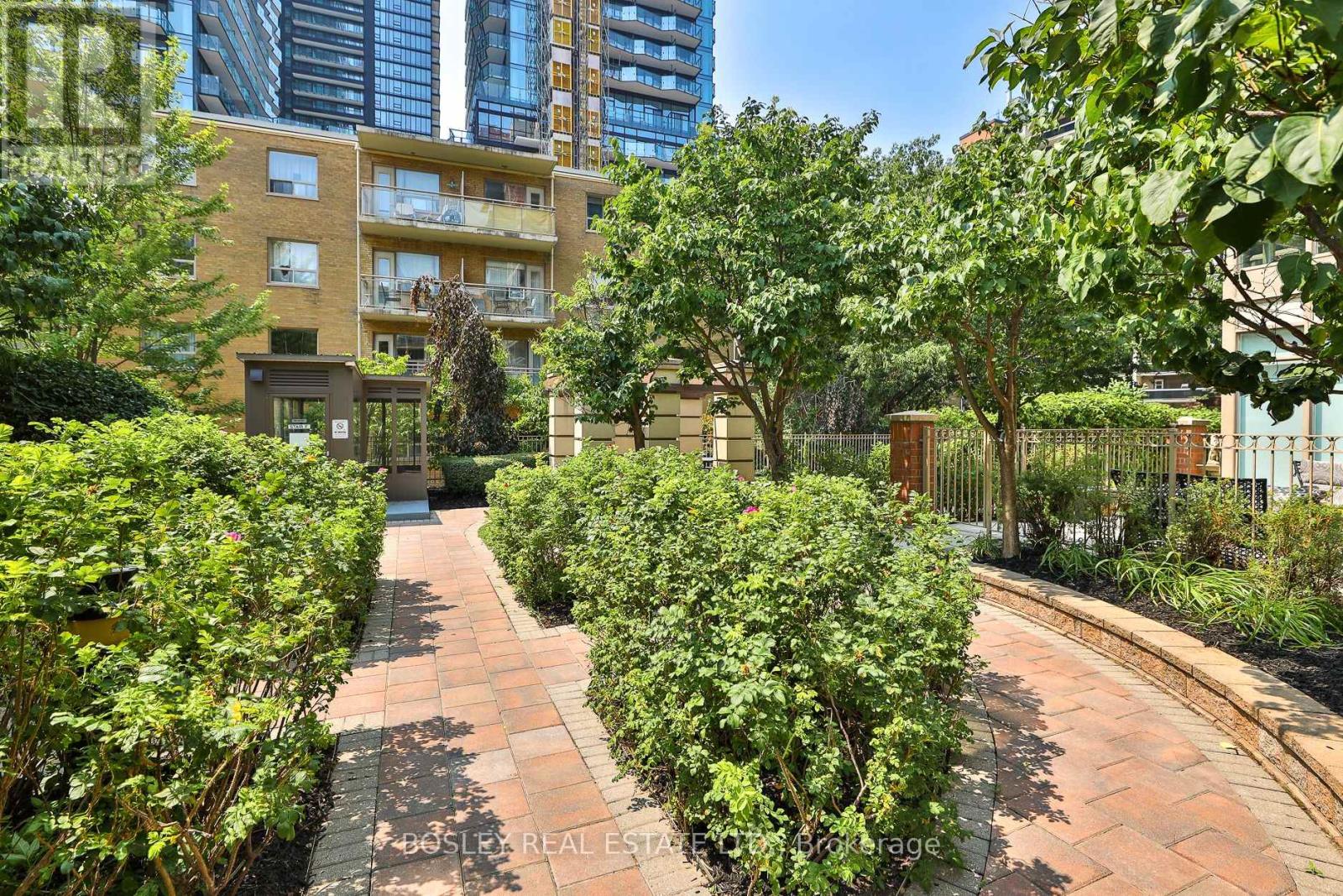 Photo 34 of 412 900 Mount Pleasant Road, Toronto ON