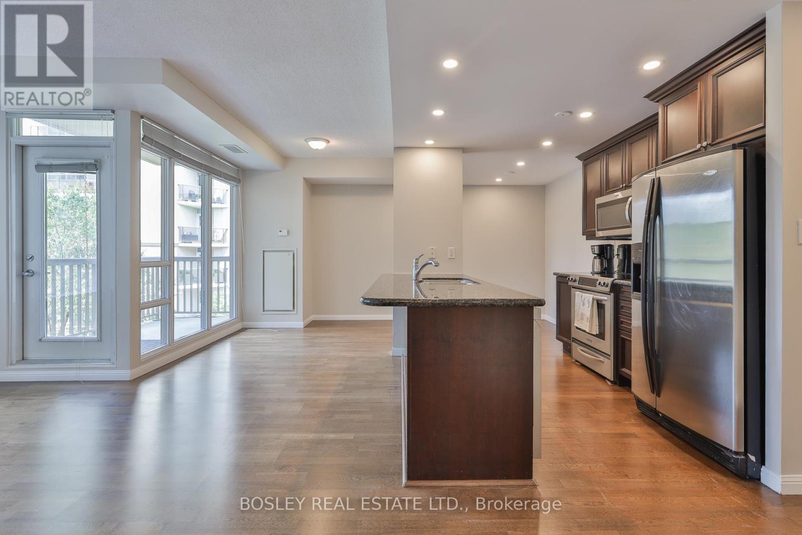 Photo 6 of 412 900 Mount Pleasant Road, Toronto ON