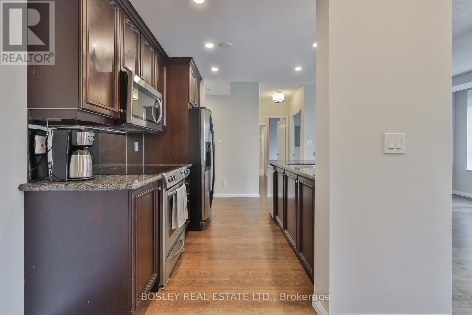 Photo 8 of 412 900 Mount Pleasant Road, Toronto ON