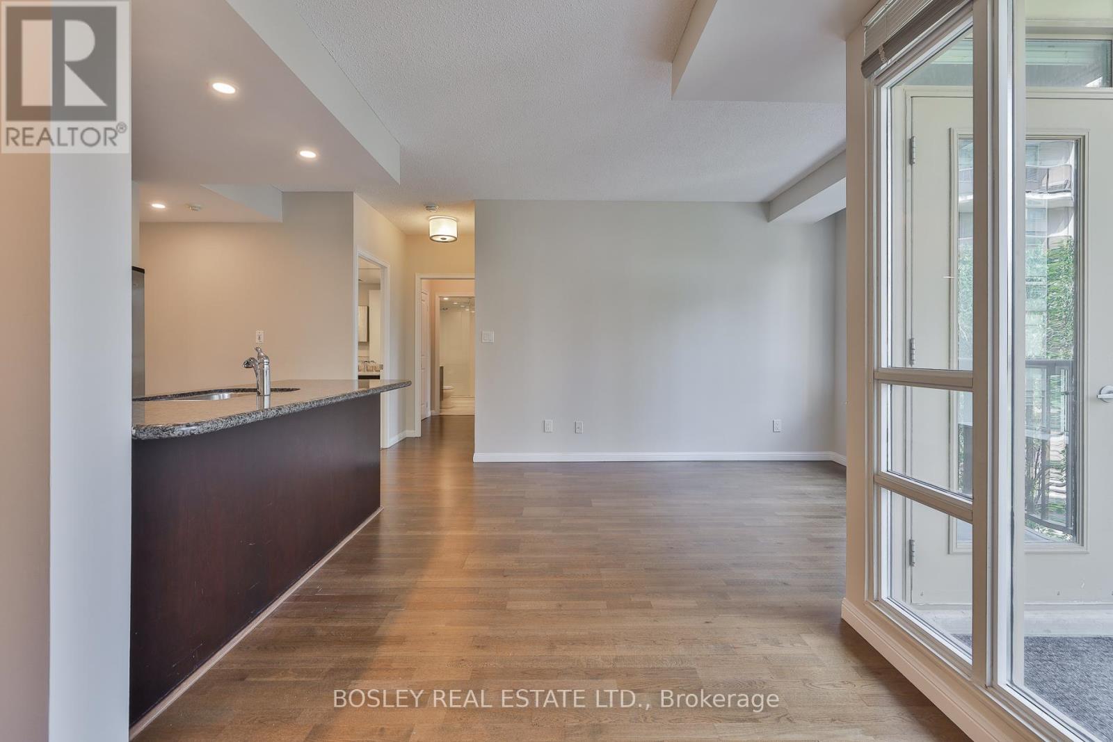 Photo 9 of 412 900 Mount Pleasant Road, Toronto ON