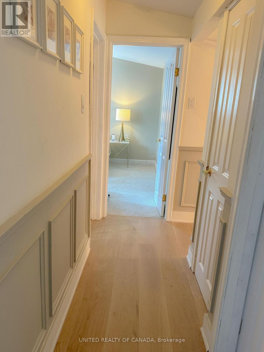 Photo 12 of 178 Three Valleys Drive, Toronto ON