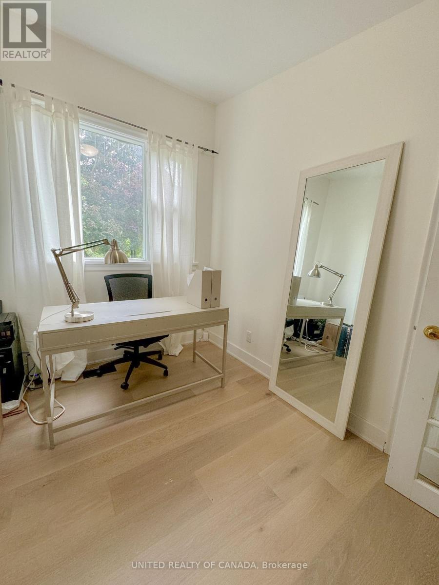 Photo 15 of 178 Three Valleys Drive, Toronto ON
