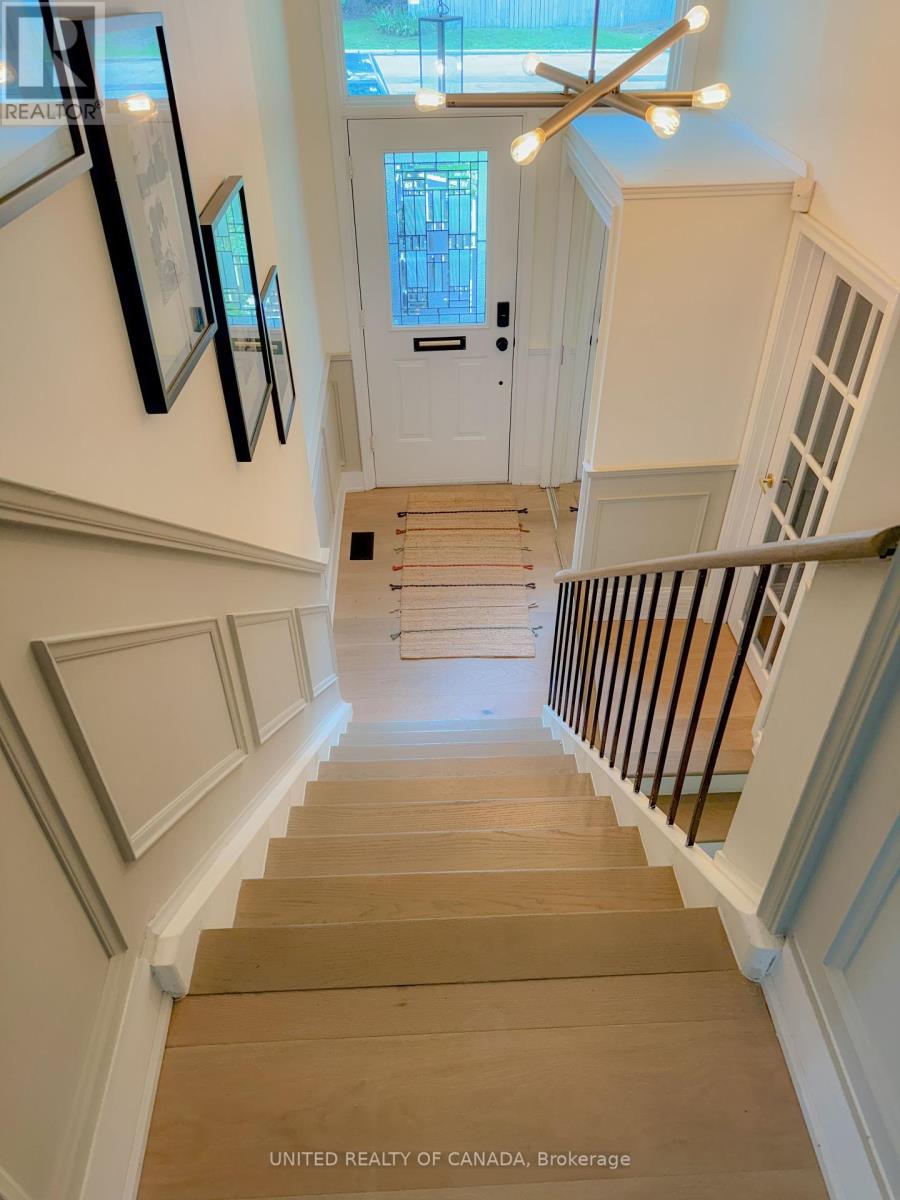 Photo 2 of 178 Three Valleys Drive, Toronto ON