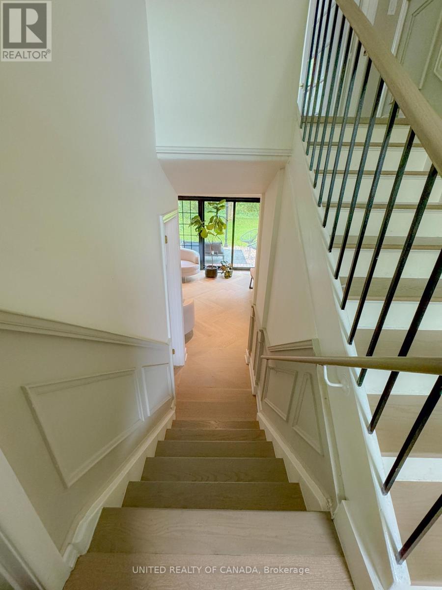 Photo 10 of 178 Three Valleys Drive, Toronto ON