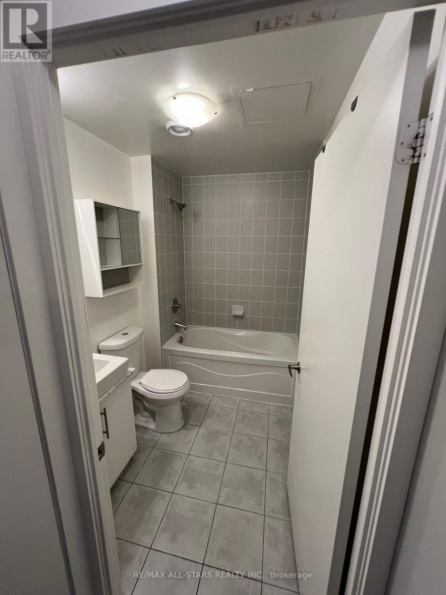 Photo 2 of 1306 55 Bremner Boulevard, Toronto ON