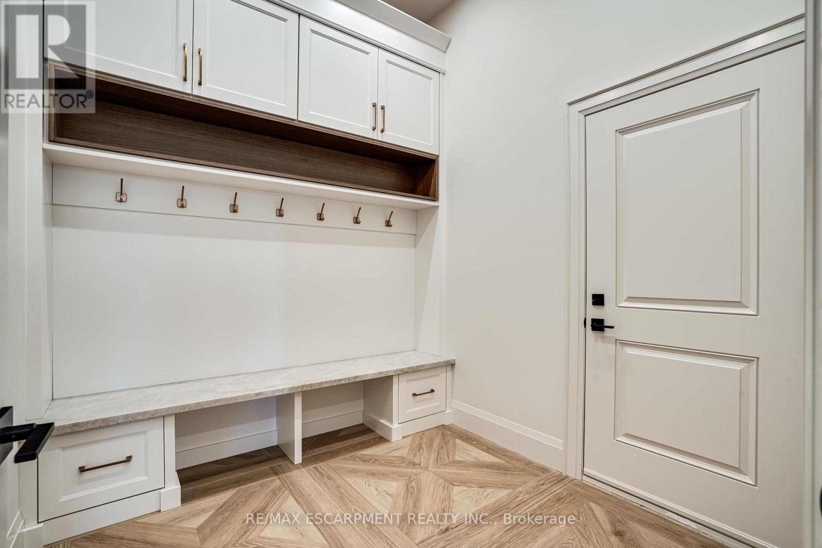 Photo 17 of 941 Old Mohawk Road, Hamilton ON