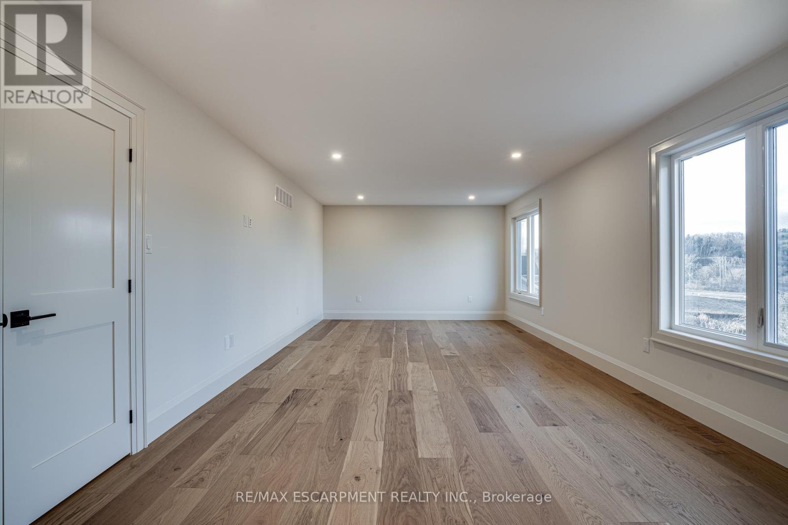 Photo 32 of 941 Old Mohawk Road, Hamilton ON