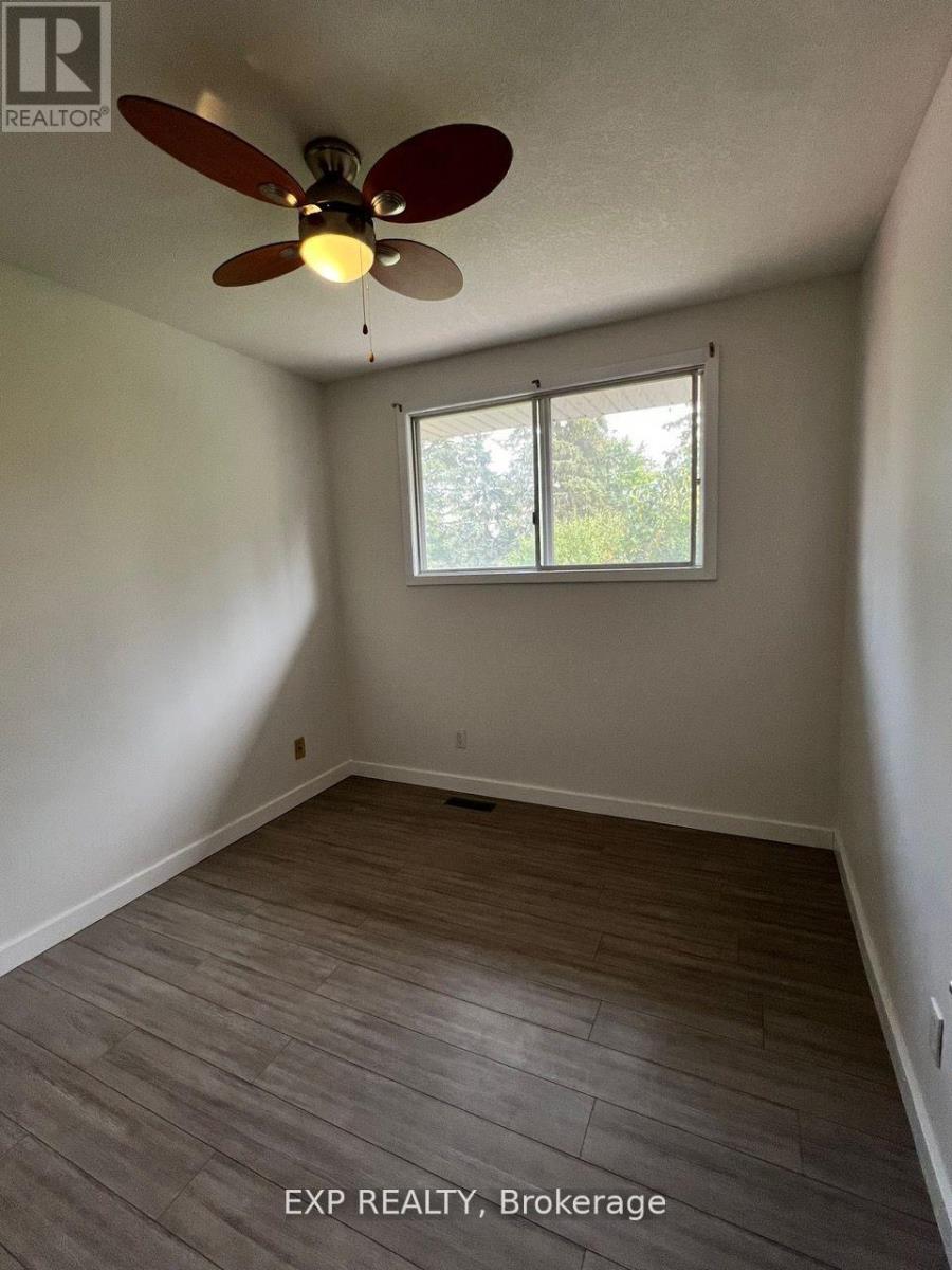 Photo 9 of 213 Northlake Drive, Waterloo ON