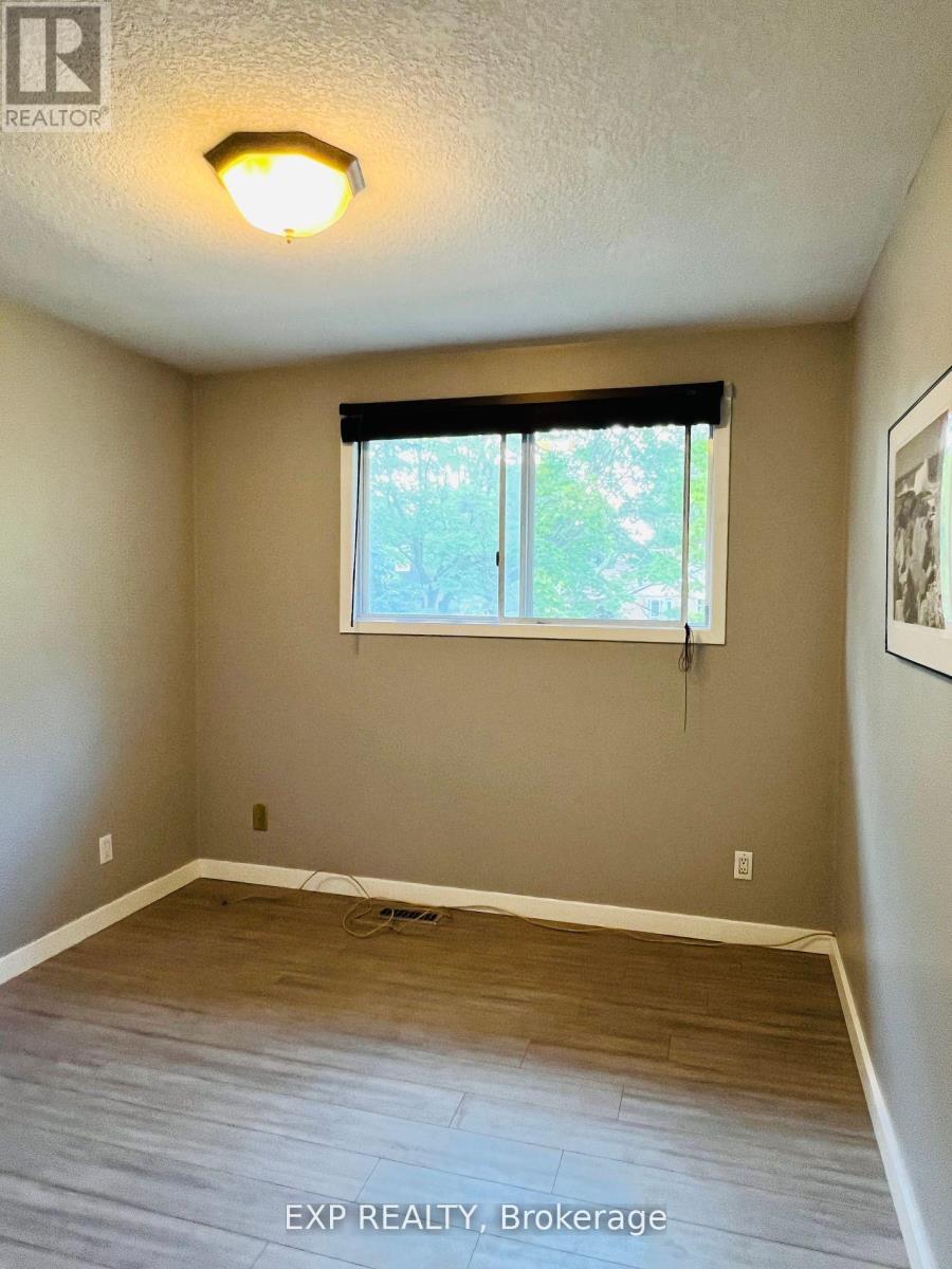 Photo 13 of 213 Northlake Drive, Waterloo ON