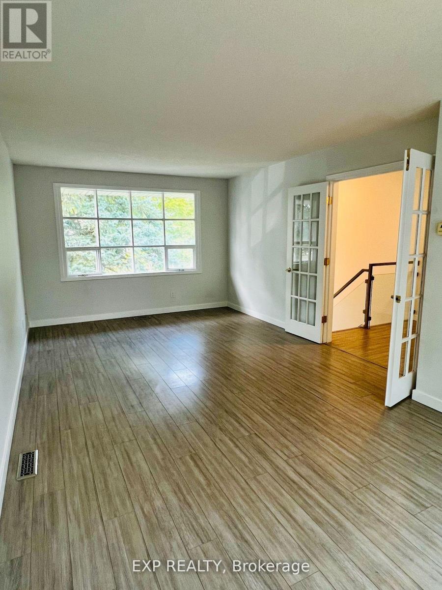Photo 4 of 213 Northlake Drive, Waterloo ON