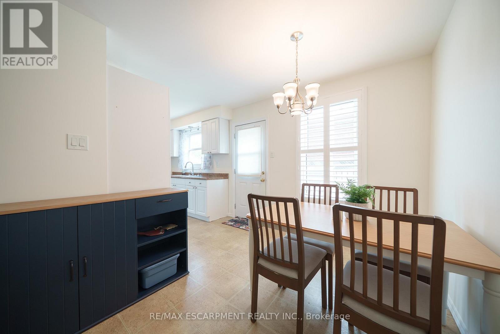Photo 21 of 70 Four Seasons Drive, Brantford ON