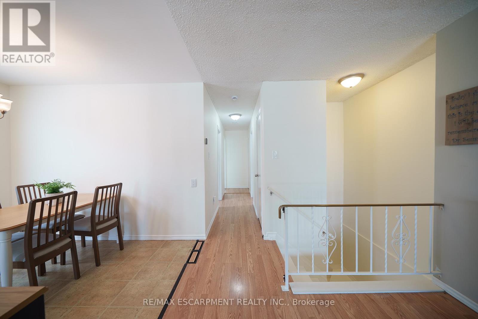 Photo 37 of 70 Four Seasons Drive, Brantford ON