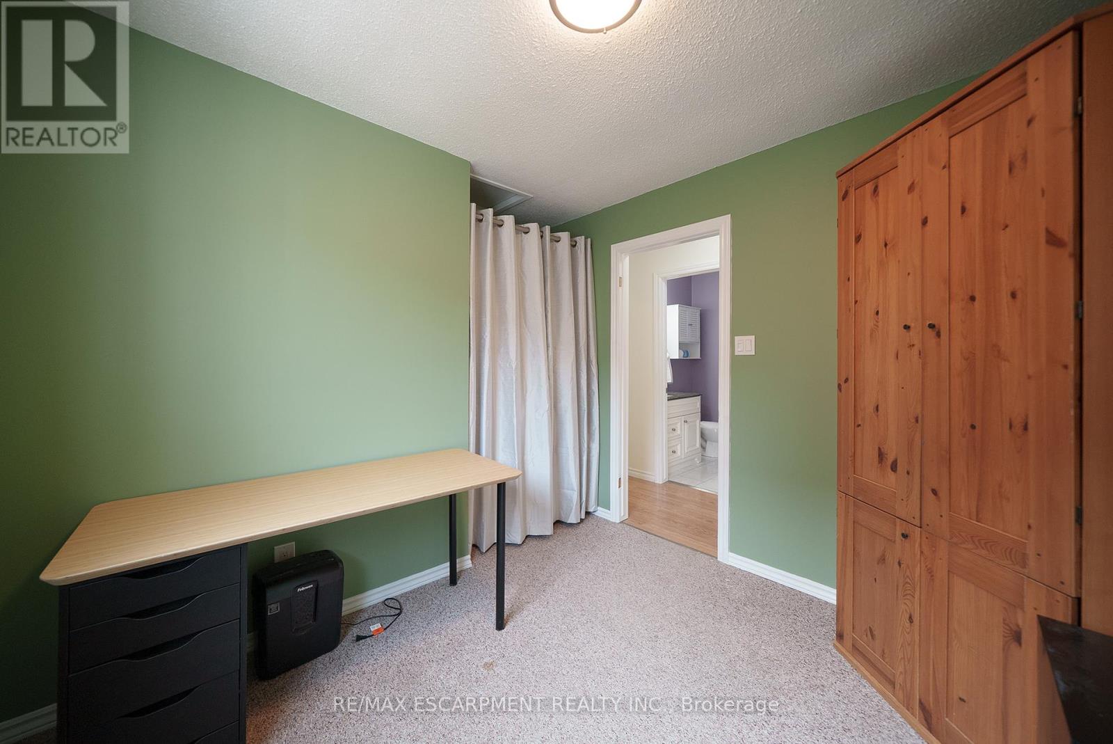 Photo 30 of 70 Four Seasons Drive, Brantford ON